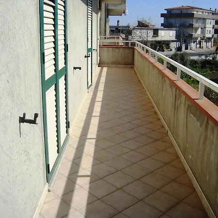House Oleandro Borgorosso Guardavalle